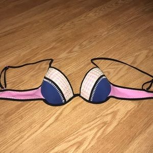 Victoria’s Secret Bikini Top 32B